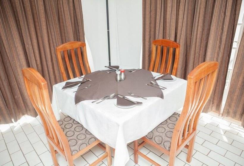 پانسیون Adlib Executive Lodge