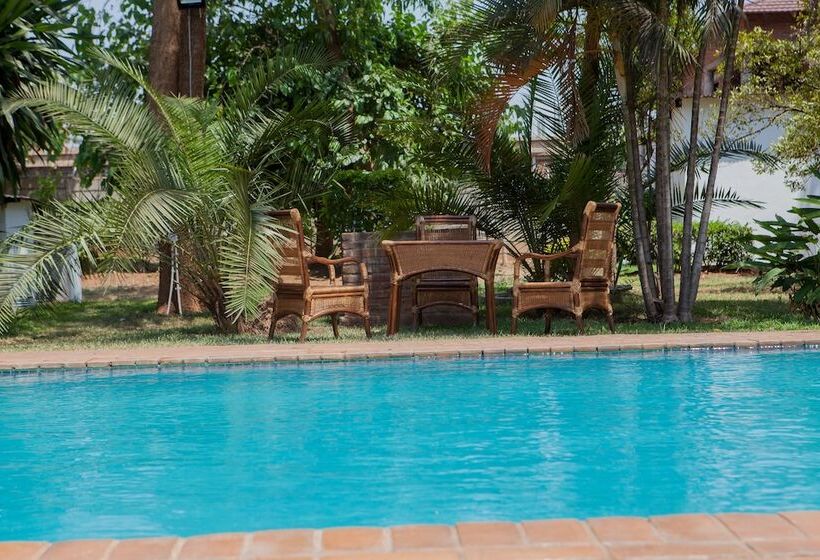 پانسیون Adlib Executive Lodge