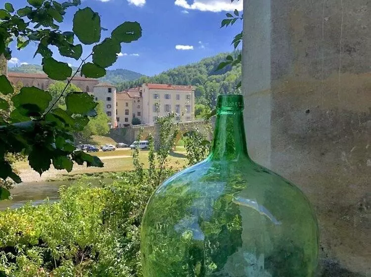 Majatalo Maison Cha Ri Va Ri