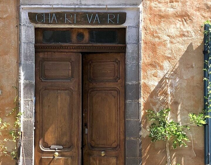 Pensiune Maison Cha Ri Va Ri