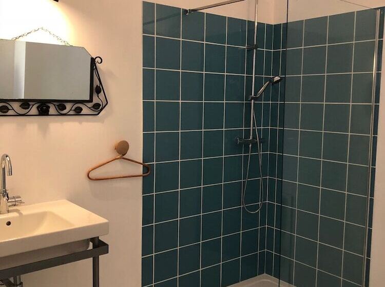 Pensiune Maison Cha Ri Va Ri