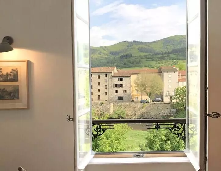 Majatalo Maison Cha Ri Va Ri