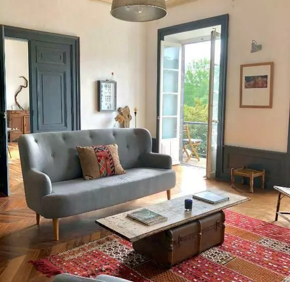 Majatalo Maison Cha Ri Va Ri