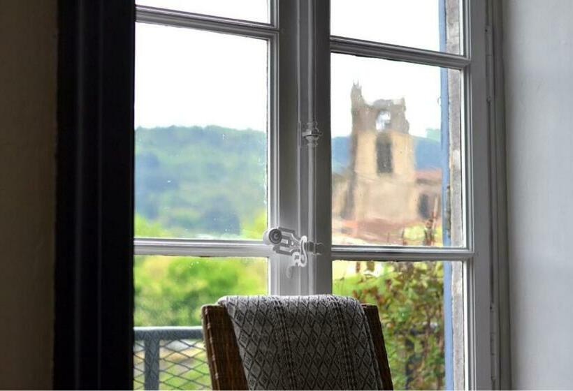 Pensiune Maison Cha Ri Va Ri