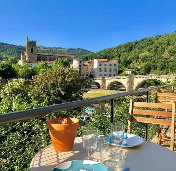 Majatalo Maison Cha Ri Va Ri