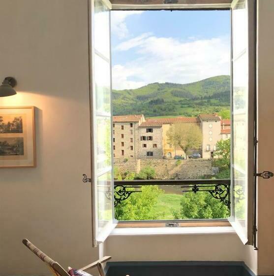 Pensiune Maison Cha Ri Va Ri