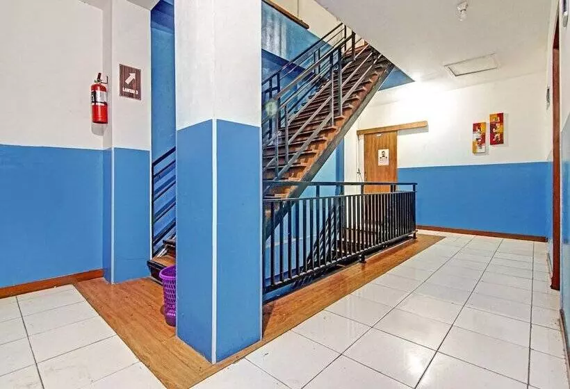 ペンション Reddoorz Near Mall Of Indonesia