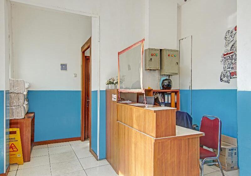 פנסיון Reddoorz Near Mall Of Indonesia