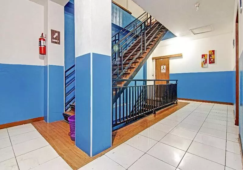 ペンション Reddoorz Near Mall Of Indonesia