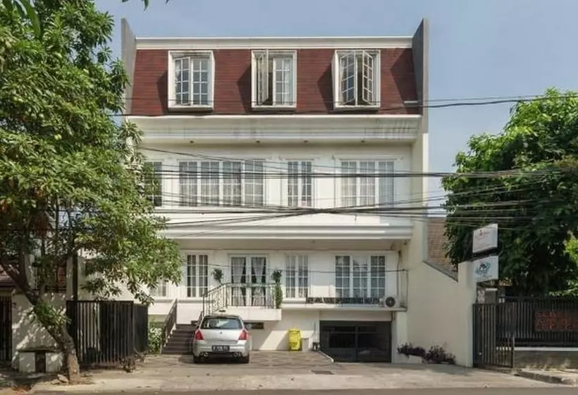 Majatalo Reddoorz Syariah Plus Near Pancoran 2