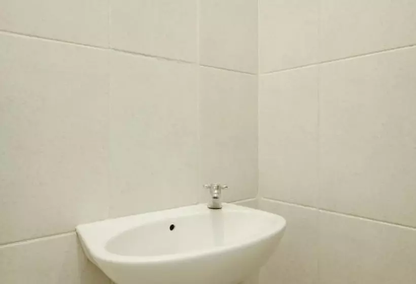 Majatalo Reddoorz Syariah Plus Near Pancoran 2