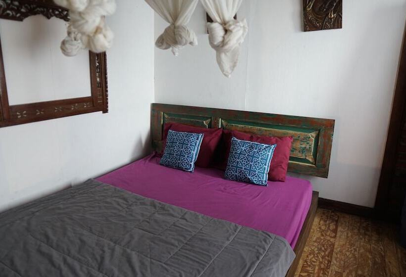 Pansiyon Twospaces Living At Bunga Desa, Jimbaran