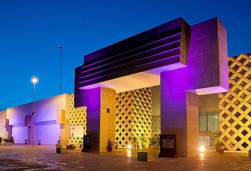 Hotelli Holiday Inn & Suites   Merida La Isla, An Ihg