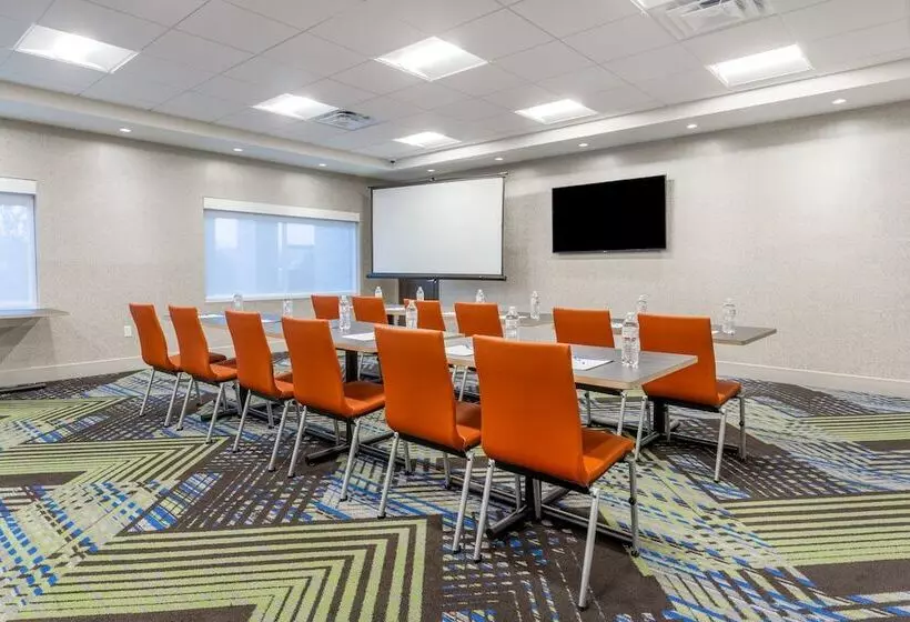 Hotelli Holiday Inn Express & Suites   Florence   Cincinnati Airport, An Ihg