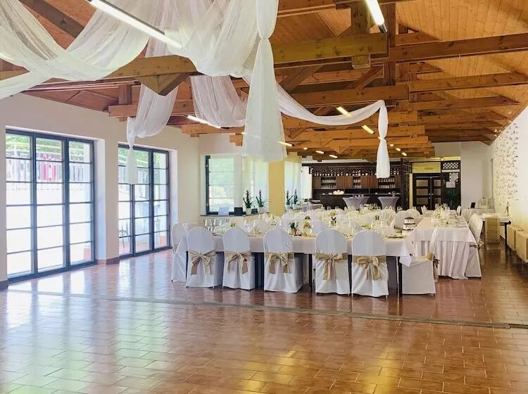 Uniqhotel česky šternberk