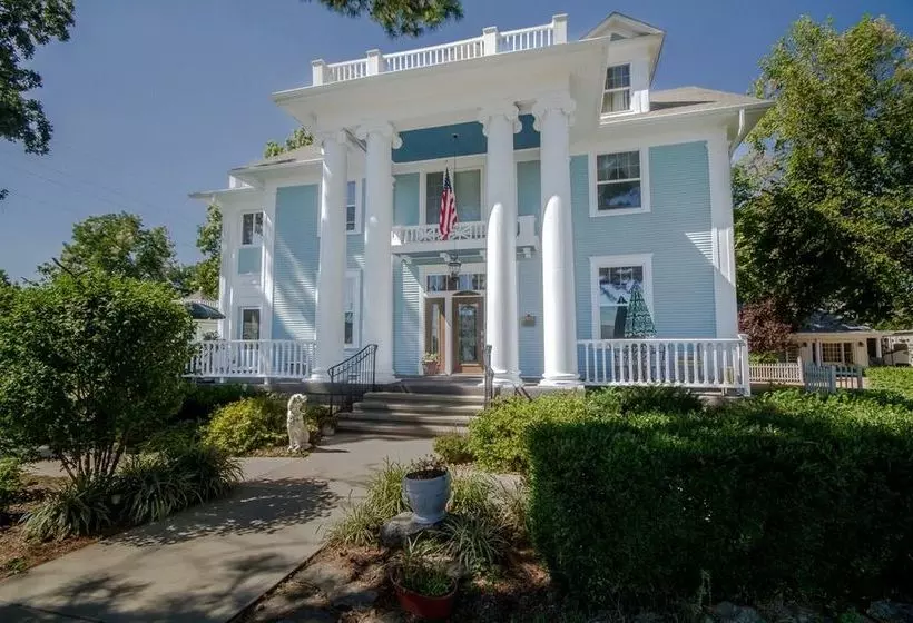 Dickey House Bed & Breakfast