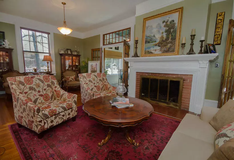 Dickey House Bed & Breakfast