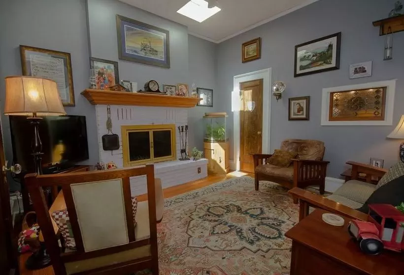 Dickey House Bed & Breakfast