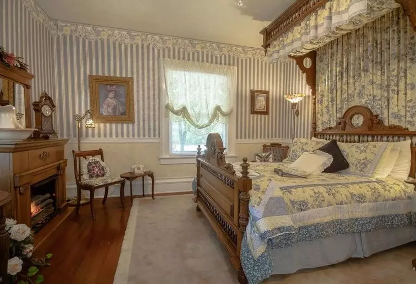 Dickey House Bed & Breakfast