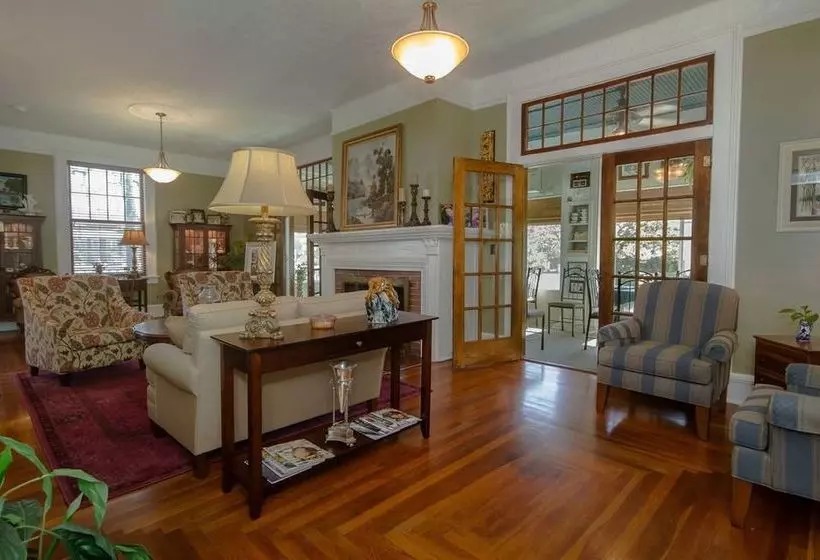 Dickey House Bed & Breakfast