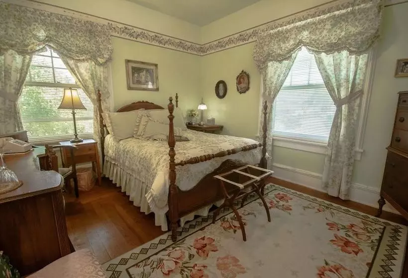 Dickey House Bed & Breakfast