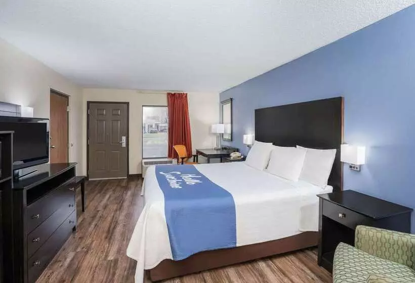 فندق Days Inn By Wyndham Clarksville North Exit 4