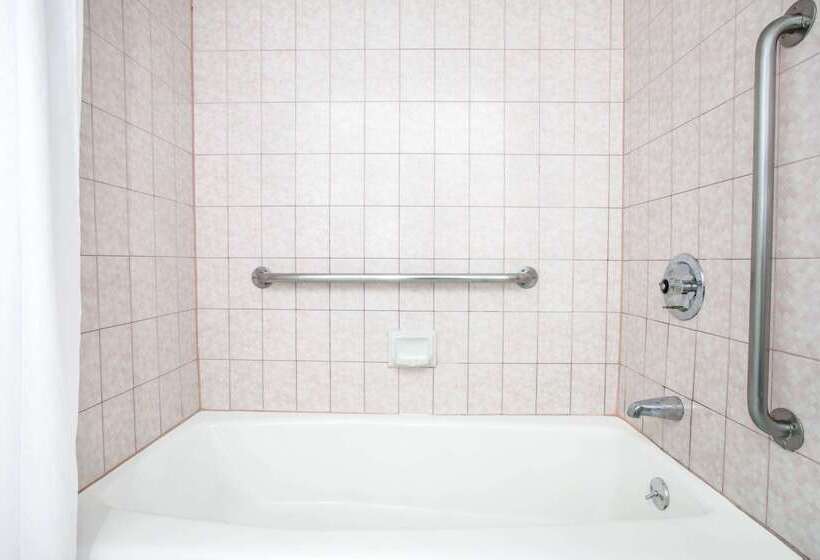 בית מלון כפרי Days Inn By Wyndham Los Angeles Lax/ Redondo&manhattanbeach