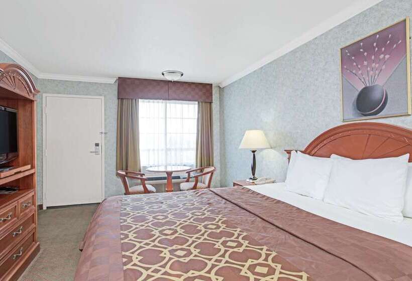 בית מלון כפרי Days Inn By Wyndham Los Angeles Lax/ Redondo&manhattanbeach