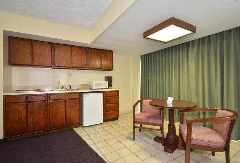 فندق Days Inn By Wyndham Southern Hills/oru