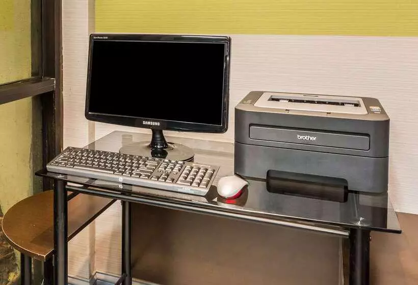 ホテル Days Inn By Wyndham Virginia Beach At The Beach