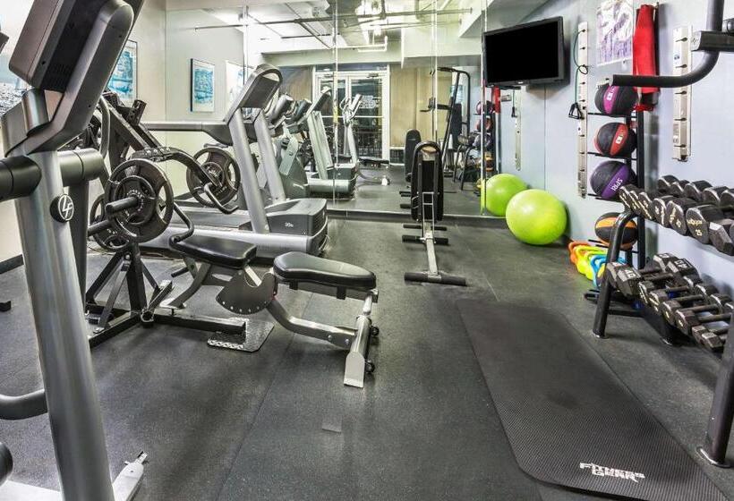 Otel Days Inn By Wyndham Virginia Beach At The Beach