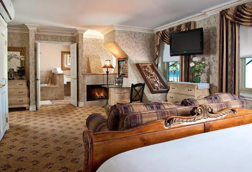 Отель Doryman's Oceanfront Inn