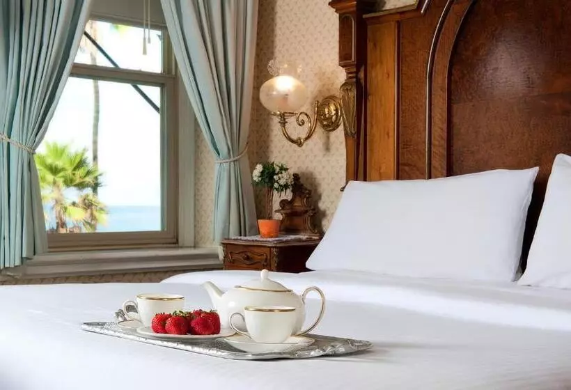 Отель Doryman's Oceanfront Inn