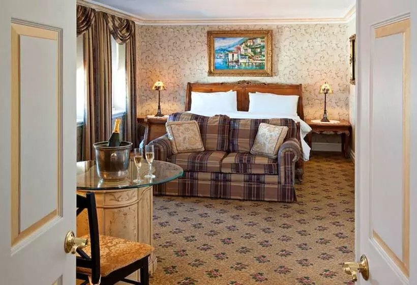 Отель Doryman's Oceanfront Inn