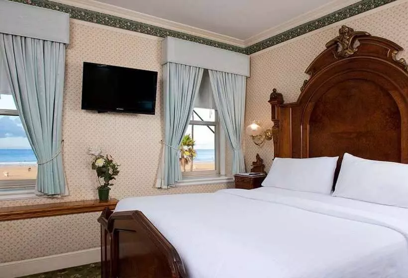 Отель Doryman's Oceanfront Inn