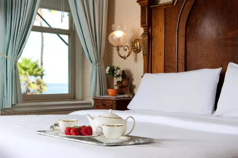 Отель Doryman's Oceanfront Inn