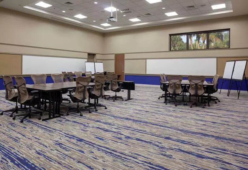 فندق Doubletree By Hilton Palm Beach Gardens