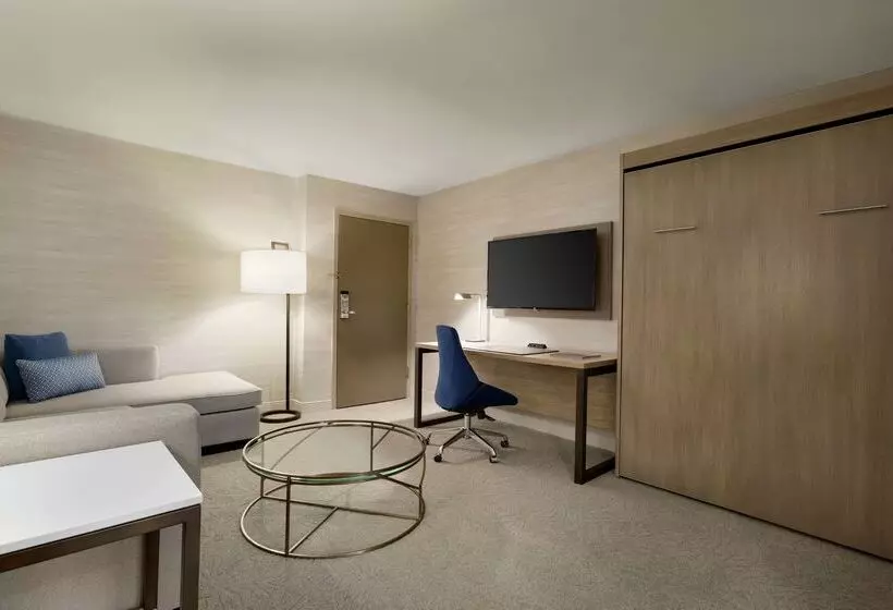 Doubletree Suites By Hilton Hotel Boston   Cambridge