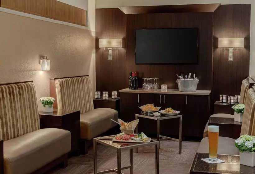 Doubletree Suites By Hilton Hotel Boston   Cambridge