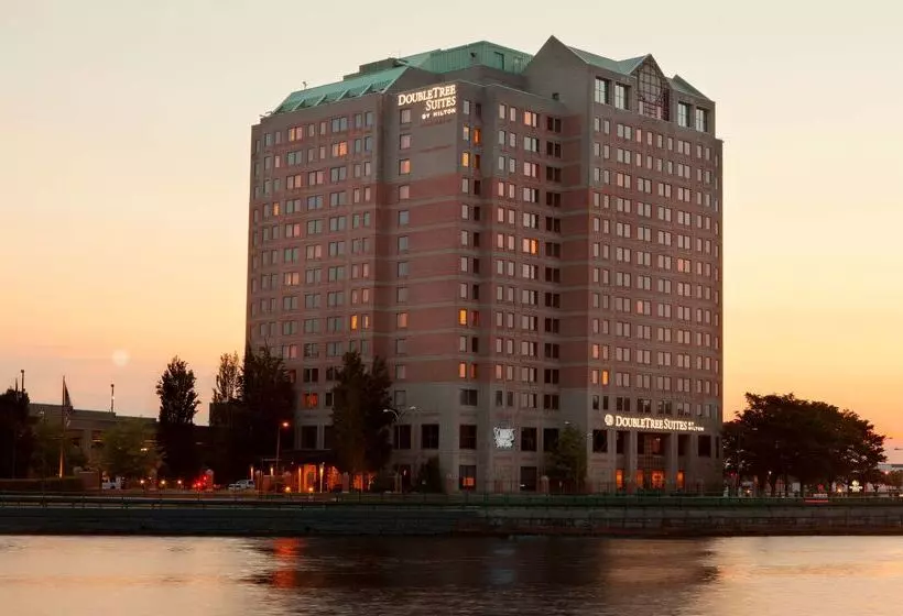 Doubletree Suites By Hilton Hotel Boston   Cambridge