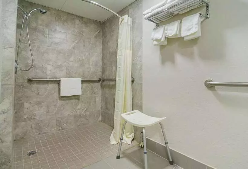 호텔 Quality Inn Raeford