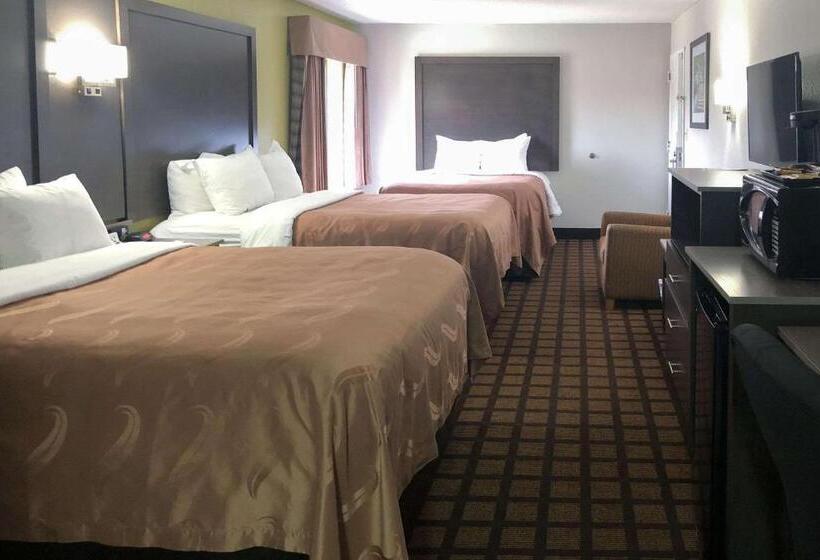 فندق Quality Inn Raeford