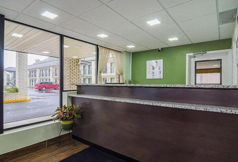 فندق Quality Inn Raeford