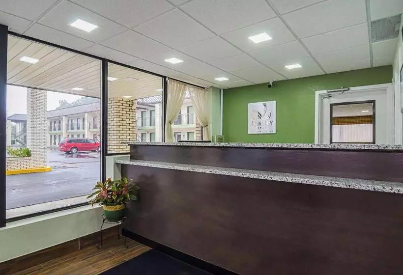 호텔 Quality Inn Raeford