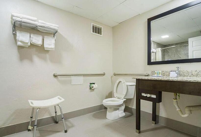 فندق Quality Inn Raeford