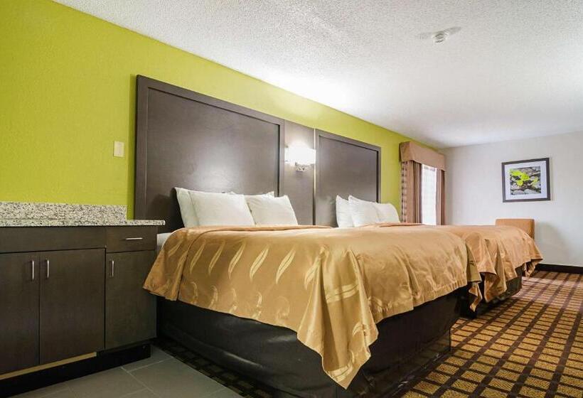 فندق Quality Inn Raeford