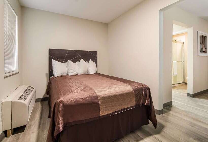 فندق Quality Inn & Suites Dallas Cityplace