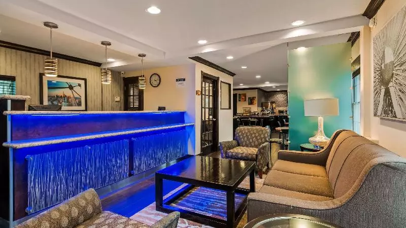 Отель Quality Inn & Suites Dallas Cityplace