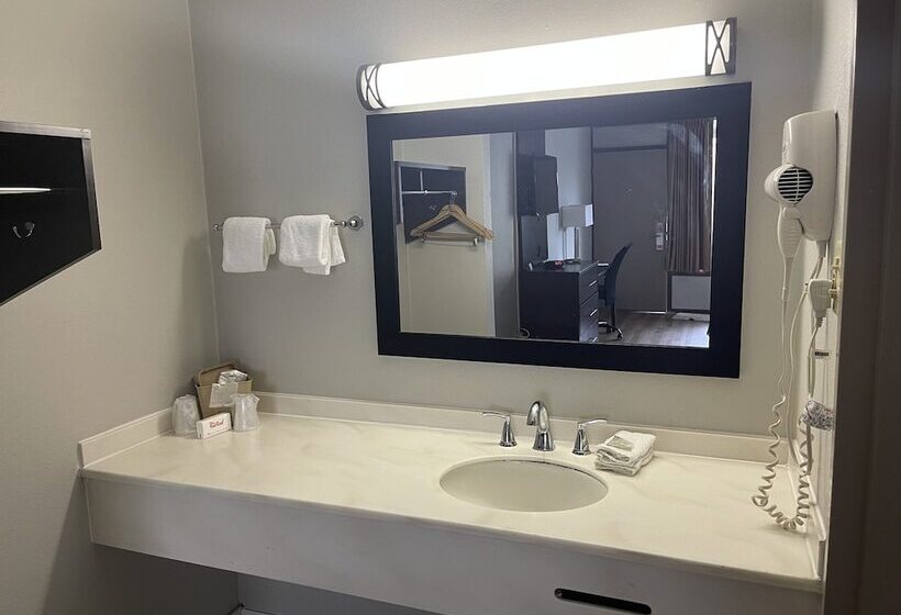 Отель Red Roof Inn Clearfield