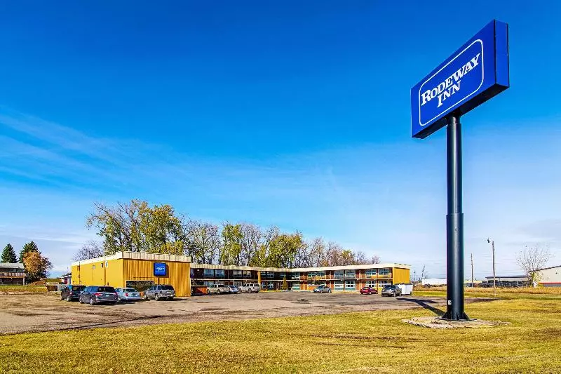 هتل Devils Lake Inn